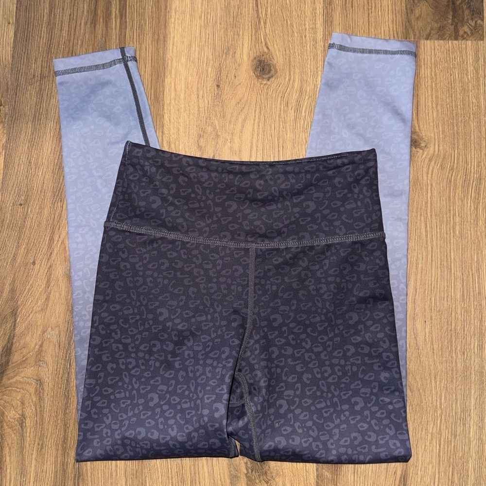 💕SALE💕ZYIA Black and Gray Leopard Leggings